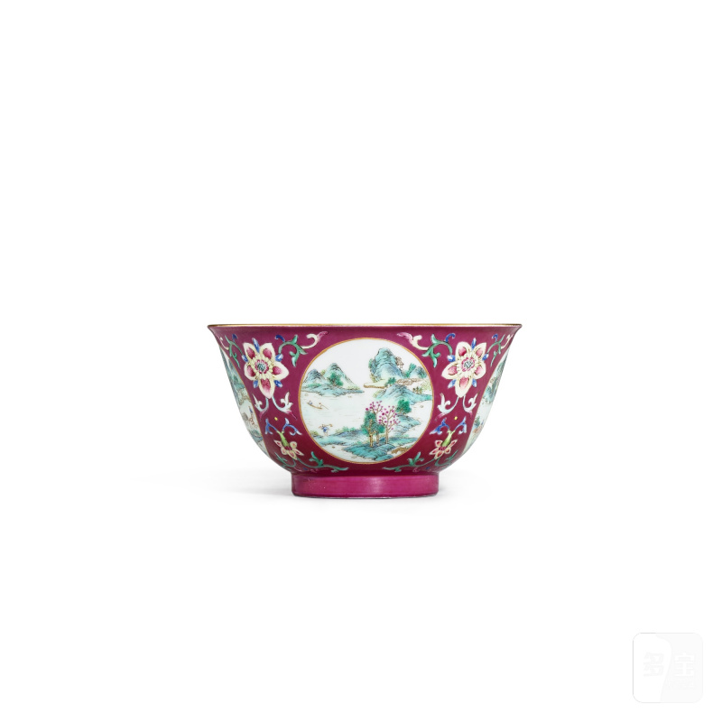 A ruby-ground famille-rose 'landscape' bowl, Seal mark and period of Daoguang | 清道光 胭脂紫地粉彩開光漁樵耕讀圖盌 《大清道光年製》款 - 图2